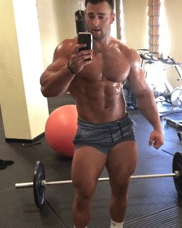 keepemgrowin:  Eric with an amazing, spontaneous flex…