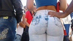 Sexy Girls In Tight Jeans