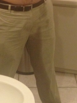 str8enuretic:  Wrong day to wear khakis to go out and about 