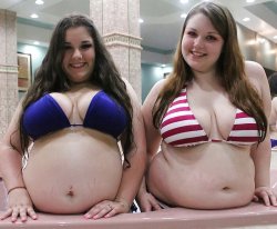 absolutecurves:    a couple of chubby cuties