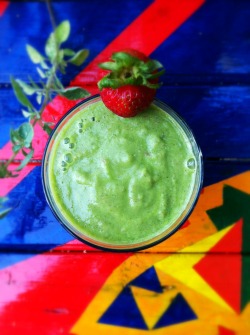mindbodygreen:  My post-workout green smoothie
