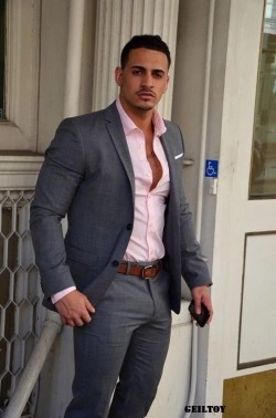 stratisxx:  Check out what’s behind that big bulge on this Arab stud… Everyone like to get fucked hard by a man in a suit.