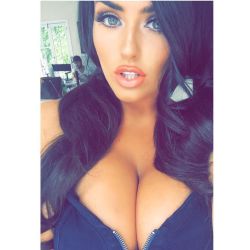 bustyig:  Instagram: abigailratchford | More pictures of abigailratchford More Busty Babes &amp; Big Boobs | Our Instagram | Visit our Store