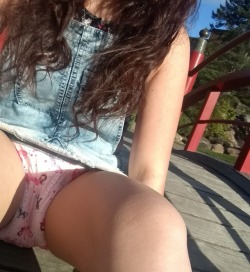 littlekoalababy:Silly baby on a bridge ☀️ Enjoying the sun ☀️
