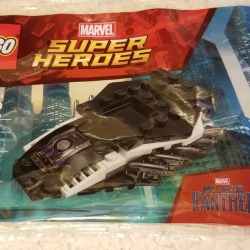 These LEGO Polybags are fairly neat!  #BlackPanther #legobatmanmovie #royaltalonfighter #batmobile