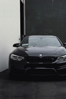 vistale:  BMW M4 | via