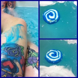 After working 9 hours followed by a Sociology class and Psychology class I think I deserved this Lush bath 💙🛀🌀 I&rsquo;m blue #blueskies #imblush #tattoos #floral #lush #bath #tub #bye