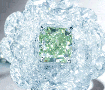 tiffanyandco:  A rare green diamond emerges