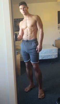 lifewithhunks:  mystraightfriend:  Mystraightfriend.tumblr.com  Hunks, Porn , Amateurs, Swimmers, Spy, Muscle, Bulges, Lycra and Huge Cocks.  http://lifewithhunks.tumblr.com/