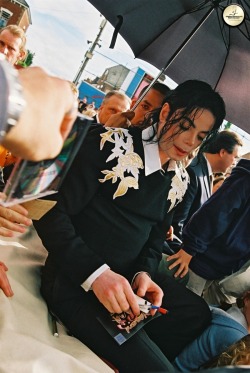 michaelonthewall:  Michael Jackson London