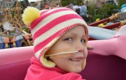 racheltheradical:geeksofdoom:policymic:  8-year-old Claudia Burkill is the first person in the world to beat brain cancer Follow policymic  Finally some GREAT news in my dash! Not only is she the first person to beat brain cancer, she was diagnosed with