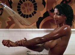 slavetheyouth:  vintageruminance:  Pam Grier  Idol in all forms