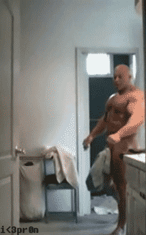 thorspage:  LOOK A WALKING TOWEL RACK…WOOF porn pictures