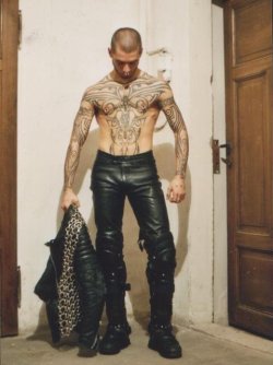 cu4xs6: for hot hairy men, muscles, leather, suits and bareback action follow me on:https://www.tumblr.com/blog/cu4xs6 my new gay leather sex blog: https://www.tumblr.com/blog/strictlygayleathersex 