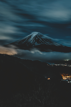 dsxsdx:  Mount Fuji at Midnight