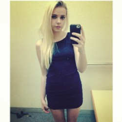 ew-die:  ðŸ‘—#typical #dressingroom #selfie #littleblackdress