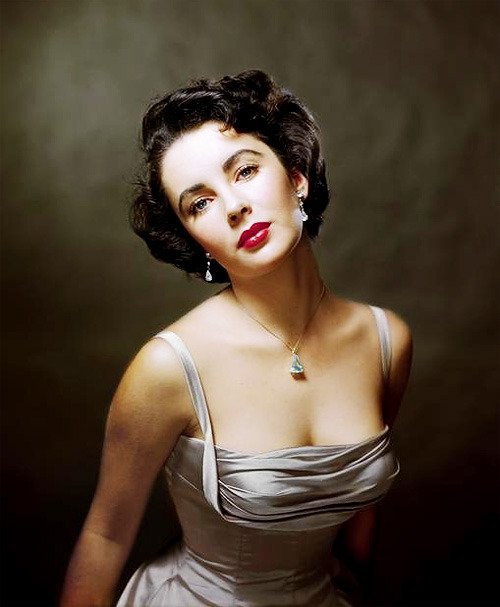 lanallure:  Elizabeth Taylor photographed by Philippe Halsman, 1948.   Love this picture of her