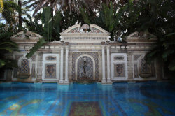Versace Mansion, a South Beach Star, Faces Auction (via @NYTimes) In 1997, as Mr. Versace climbed the front steps of his palace, he was shot dead by Andrew Cunanan, a serial killing suspect. His mansion, though, remains, with its mosaics, marble floors,
