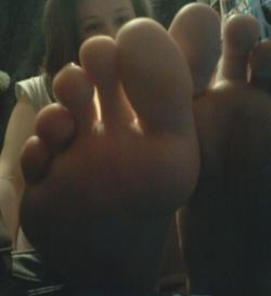 someoneinspace:  Toes :)
