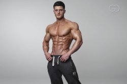 myfavouriteguysblog:Owen Powell, bodybuilder