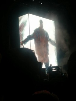 sin-cityyy:  kanye west, the king, last week at wireless festival