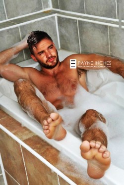 payneinches:  - liam always in the bath gives you his smelly feet for licking  