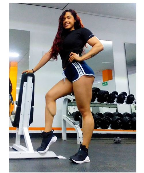   Karem Arias Navarro https://www.her-calves-muscle-legs.com/2020/10/karem-arias-navarro-muscular-calves-and.html 