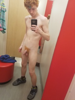 pupcliff:  Gotta love changing rooms! Sadly I didnt get the pants cause black denim doesn’t work in Texas y'all.
