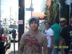 staystreets:  fall-out-boy:  on this day, 6 yrs ago, bruno mars was surprised to see pete wentz   on this day, 7 yrs ago, bruno mars was surprised to see pete wentz