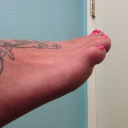 ifeetfetish:  😘 @feetbycrissyann 👣 #foot #feet #footfetish #feetfetish #footporn #prettyfeet #barefoot #barefeet #toes #toering #toerings #sole #soles #footworship #footslave #footmistress #footgoddess #footlicking #toesucking #pedicure #nailart