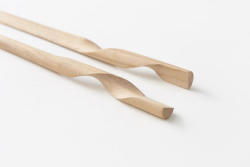 thomasrhull:  Chopsticks Get A Makeover JAPANESE DESIGN FIRM NENDO REDESIGNED CHOPSTICKS TO SOLVE THE UTENSIL’S MAJOR FLAW. IT ONLY TOOK 4,000 YEARS. —via Fast Company Design  I don&rsquo;t understand. What does this solve? Are those supposed to be