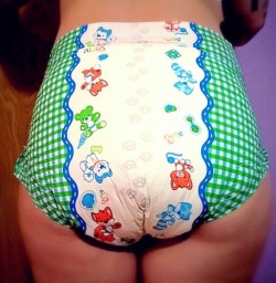 attend2me:  mommykyrasbabydaniella:  No idea on name of this cute diaper either!  These are Abu little paws