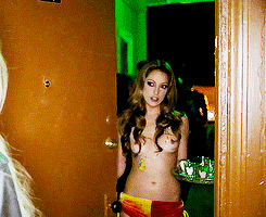 fuckyeahjennahaze:   The Pretty Reckless:My Medicine   Jenna Haze     videoclip: x (directed by Taylor Momsen, etc - mar. 9, 2012)