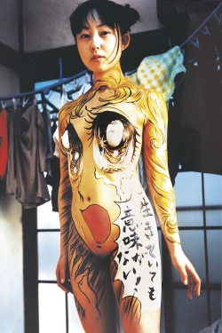 dead-molchun:Aida Makoto (1965-) Girls Don’t Cry, 2003 (90 x 60 cm) chromogenic print.