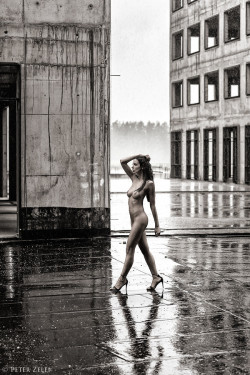 eroticvisualart:  nicenudephotos:  rainy