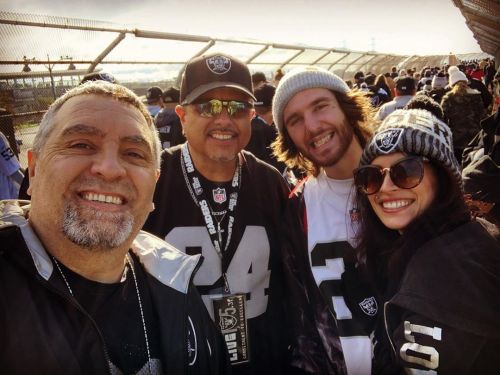 Great times with family and friends at these tailgates! So many memories! Years of fun, laughter, joy and agony. My heart right here. What am I going to do?!?!! @raiders #raiders #oaklandraiders #raidernation #justwinbaby  (at Oakland–Alameda County