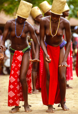 See more beautiful African girls on Native Nudity.