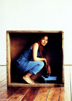 Kellyreichardt:  Tori Amos In A Promotional Photo For Little Earthquakes (1992) 