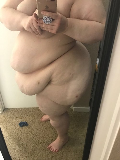 ssbbwsandgapes:  My ssbbw slut with a great belly and ass! She loves hearing about all your dirty comments.  Love to spray your belly with my sperm 