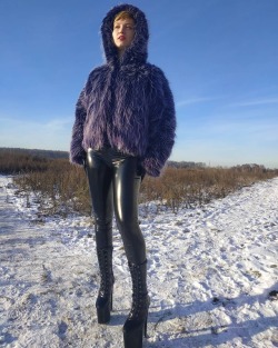 xozt-latex:  Winter can’t stop a real latex lover! Snow is a great backdrop for latex promenade. Latex legging, gloves, boots and a coat of artificial fur - you’re full packed. It’s time to go.. 🤗 @latexdiva_backup 😏  #Xozt #latex #fetish