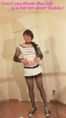sissytinabe:  Storytime! Full story here ==&gt; http://xhamster.com/photos/gallery/3511093/sissy_in_black_and_white_story.html