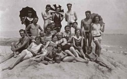 boysswimnude:  Traditionally, men have always