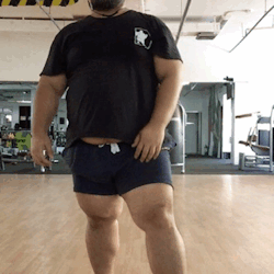 witch-daddy:  fillibustero: Finished legs with walking lunges and body weight squats. fuck yeah!