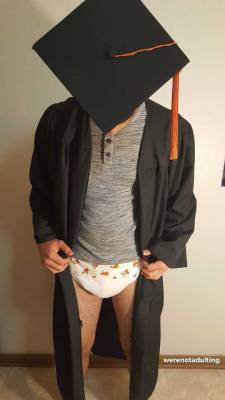 werenotadulting:Finished with college, not finished with potty training This will be me in another year!