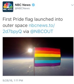dongstomper:  wintersoldierau:  long live the gayliens  its official… space is now gay 