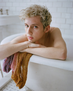 justdropithere:  Troye Sivan by Santiago &amp; Mauricio - Out Magazine, June/July 2018   via  Gridllr.com   —  grid of your Likes!