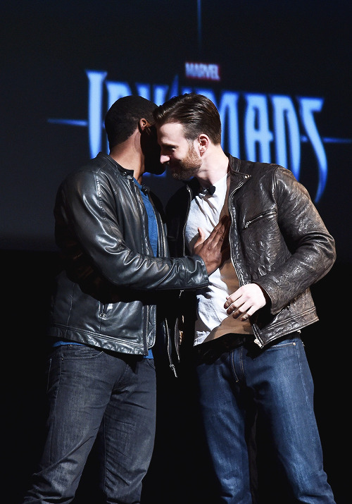 chrisevanssource:  Chadwick Boseman and Chris Evans on stage during Marvel Studios fan event at The El Capitan Theatre on October 28, 2014 in Los Angeles.  Chris has been schooling Chad on the ‘left boob grab’ Unfortunately Chad missed the