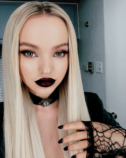 madisonbeere:  dovecameron: guess what. it’s october  