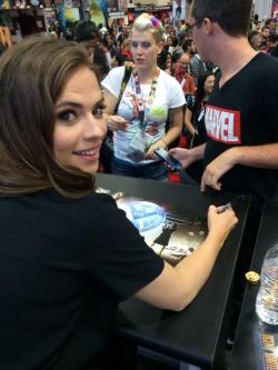 peggysrogers:  The beautiful @HayleyAtwell meets fans and signs autographs at #SDCC. #AgentCarter  