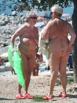 These hefty saggy old beach beauties are a delight to behold AND hold! Love to jump in the sack with these sexy old mamas.Find YOUR Sexy Saggy Mama Here&hellip;FREE!